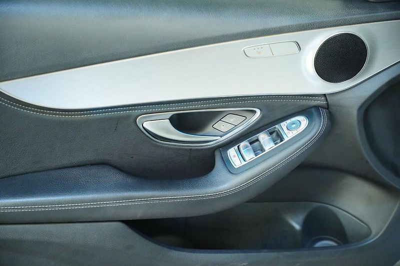 Mercedes-Benz Třídy C - fotka 12 z 29