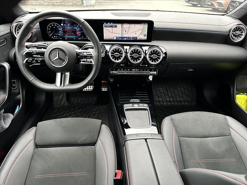 Mercedes-Benz CLA 200 SH AMG Style Edition - fotka 9 z 13