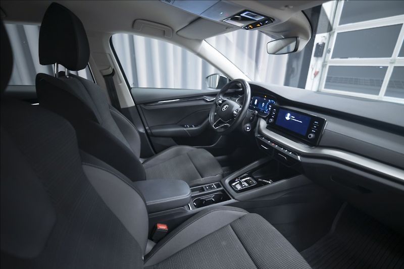 Škoda Octavia 2,0 TDI DSG VÝHŘEV 1. MAJ ČR - fotka 7 z 41