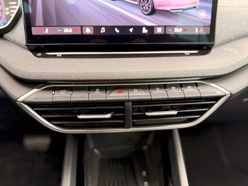 Škoda Octavia (2025) COMBI TOP SELECTION 1,5 TSI M- - fotka 29 z 32