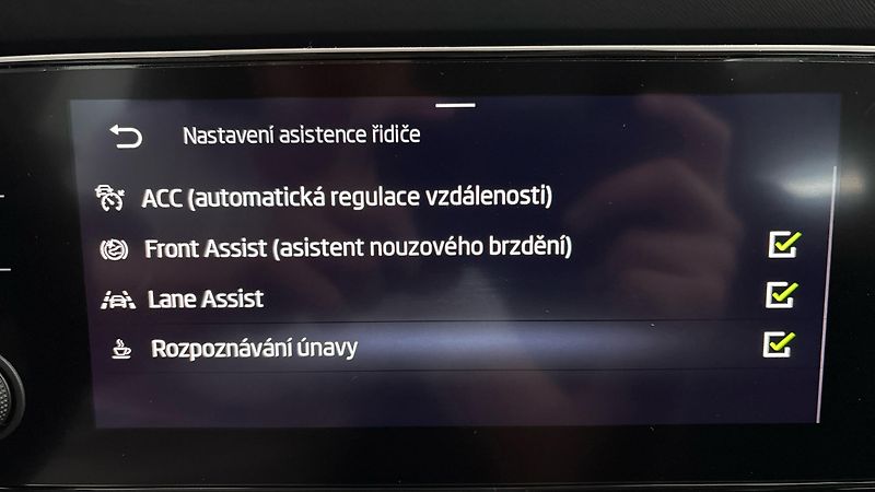 Škoda Octavia 2.0 TDI DSG Ambition - fotka 23 z 23