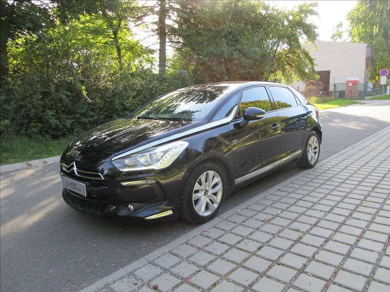 Citroën DS5 2,0 HDi Hybrid, 4x4, automat - fotka 1 z 26