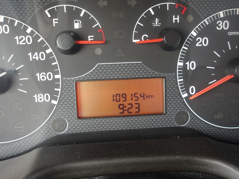 Fiat Qubo 1,4i ČR 1.MAJITELKA !!! - fotka 23 z 28