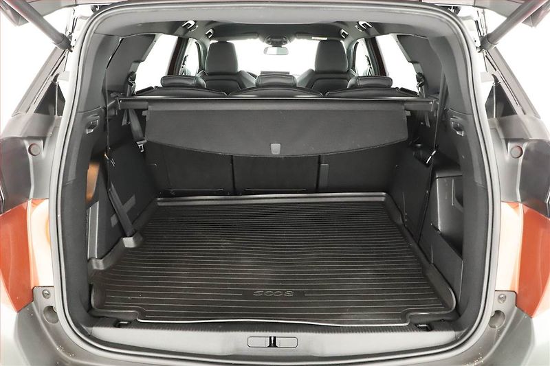 Peugeot 5008 (2023) PureTech 130 - fotka 19 z 20