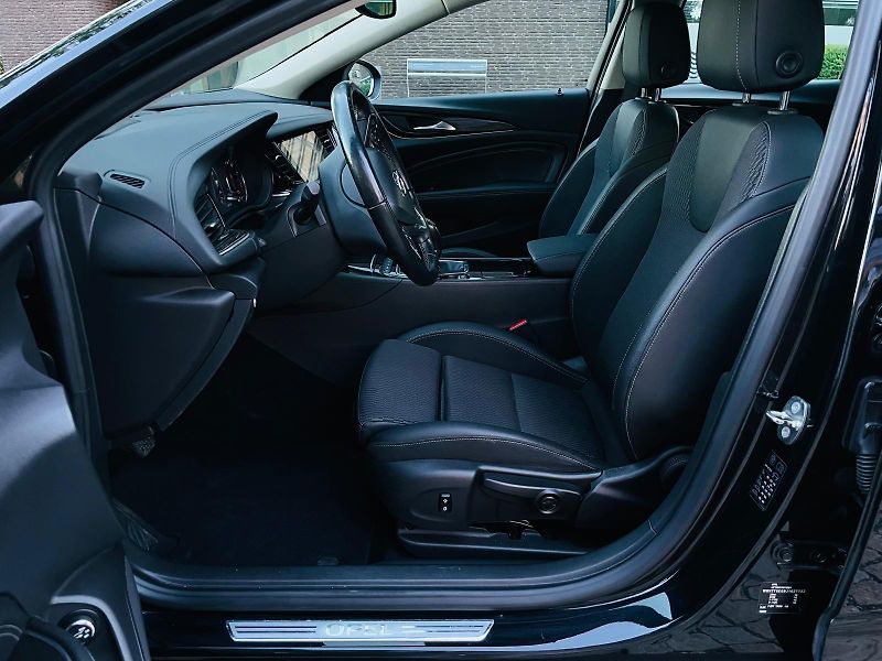 Opel Insignia 2.0CDTi KAMERA VÝHŘEV SERVISKA - fotka 29 z 51