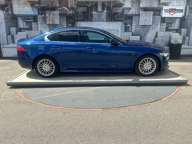 Jaguar XE (2016) 2.0D, 120KW, R SPORT - fotka 5 z 27