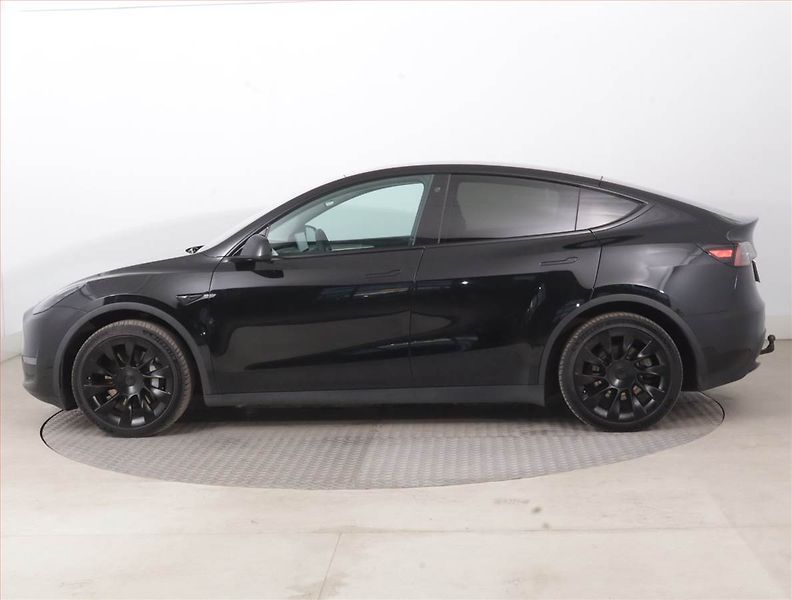 Tesla Model Y (2023) Long Range AWD 79kWh, SoH 92% - fotka 3 z 21