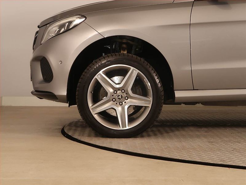 Mercedes-Benz GLE (2016) 350 d - fotka 15 z 22