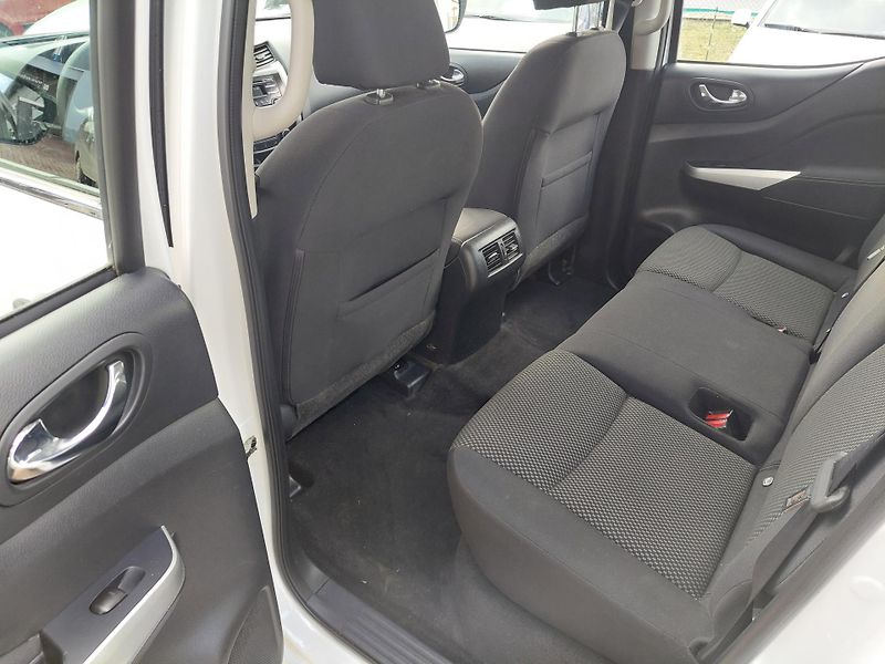 Nissan Navara (2020) Acenta Double Cab 4x4 140Kw  - fotka 24 z 37
