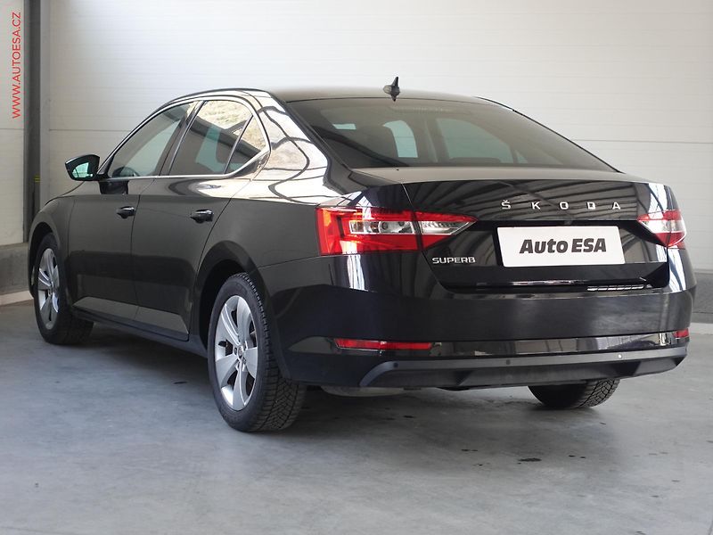 Škoda Superb (2021) 1.5 TSi, 2.maj,ČR, Style - fotka 6 z 28