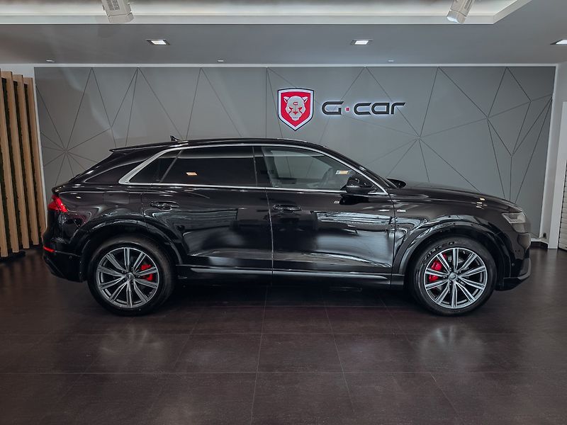 Audi Q8 50TDI S-line Quattro 210 kW - fotka 4 z 27