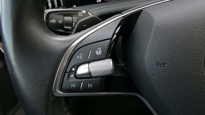 Škoda Superb 2.0 TDI 110kW L&K Combi DSG - fotka 12 z 30