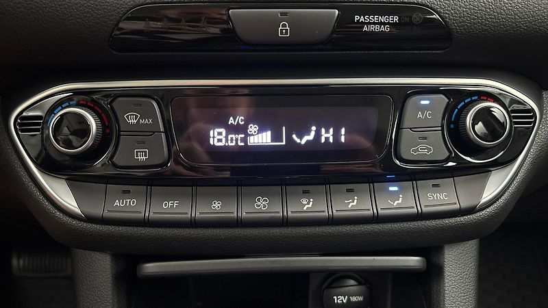 Hyundai i30 1.5 T-GDI AUT Style Kombi - fotka 13 z 28