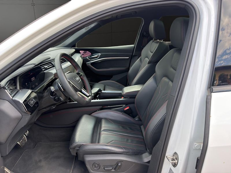Audi SQ8 (2024) SQ8 370KW PANO Bang & Olufsen - fotka 9 z 27