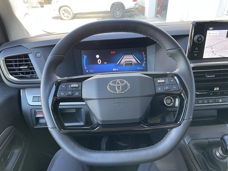 Toyota ProAce Verso Executive Skyview kůže - fotka 13 z 28