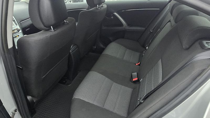 Toyota Avensis 1.8LIFE 1MAJITEL 108KW - fotka 13 z 35