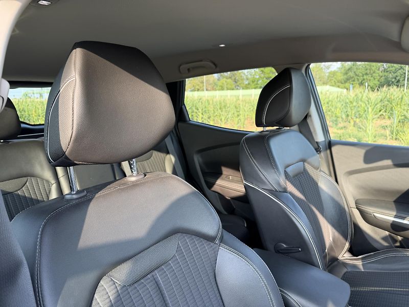 Renault Kadjar 1.6 TCE ENERGY BOSE TAŽNÉ - fotka 41 z 52