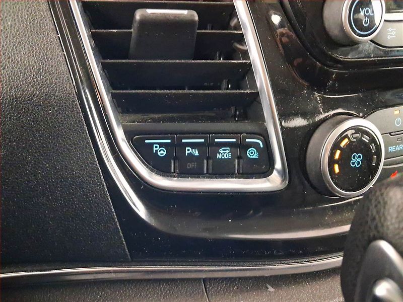 Ford Tourneo Custom (2019) Titanium 2.0 EcoBlue, ČR, DPH - fotka 20 z 23