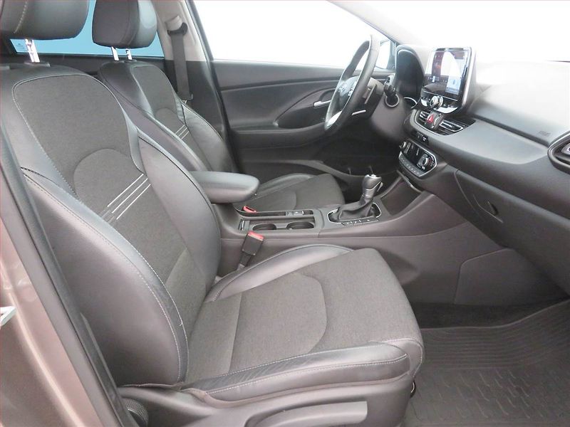 Hyundai i30 (2020) 1.5 T-GDI MHEV, Automat - fotka 9 z 18
