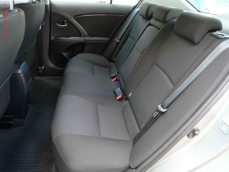 Toyota Avensis (2009) 1.8i, ČR, AC - fotka 10 z 19