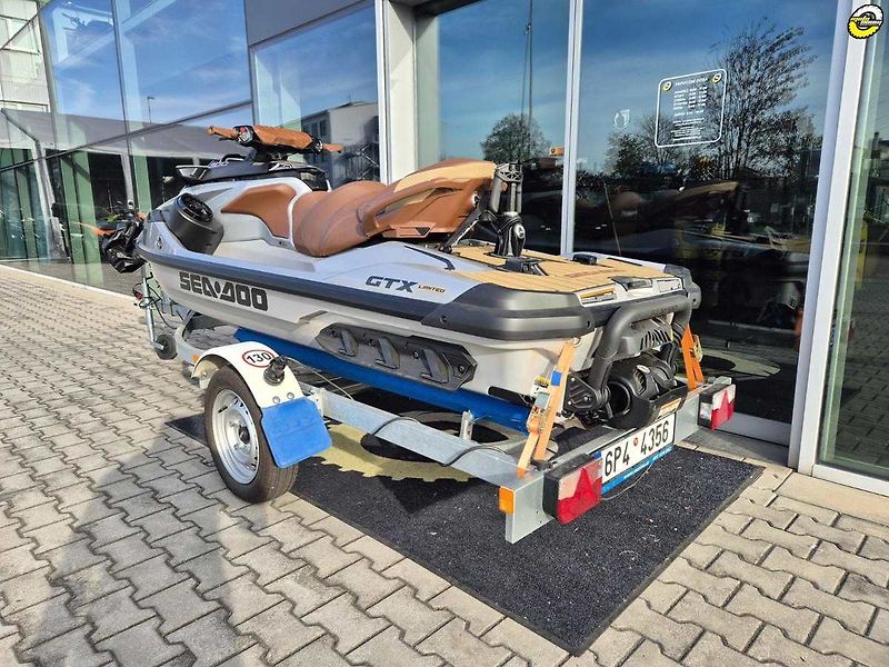 Sea Doo (2019) GTX 300 Limited - fotka 6 z 19
