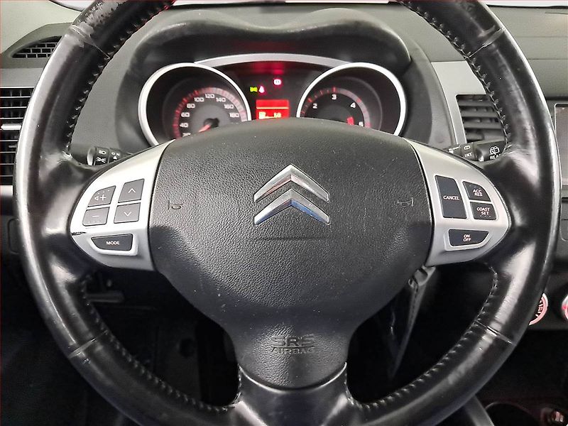 Citroën C-Crosser (2007) 2.2 HDI, 4X4, 7 míst - fotka 20 z 21