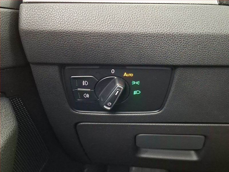 Volkswagen Passat (2018) 2.0 TDI, Automat, Navi - fotka 19 z 21