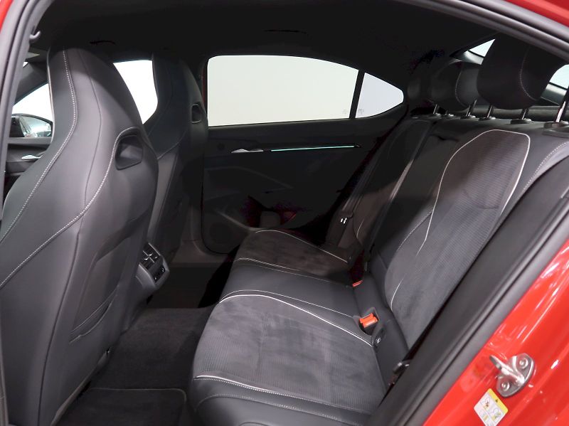 Škoda Superb (2025) SPORTLINE 2.0TSI 195KW 4x4 DSG - fotka 17 z 48