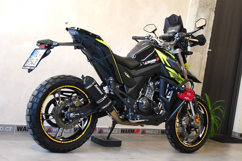 Zontes U 125 (2022) Hyper Trail - původ ČR, po 1. - fotka 3 z 20