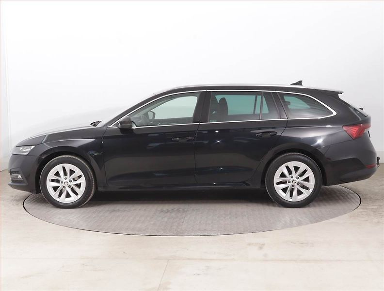 Škoda Octavia (2023) 2.0 TDI - fotka 3 z 15