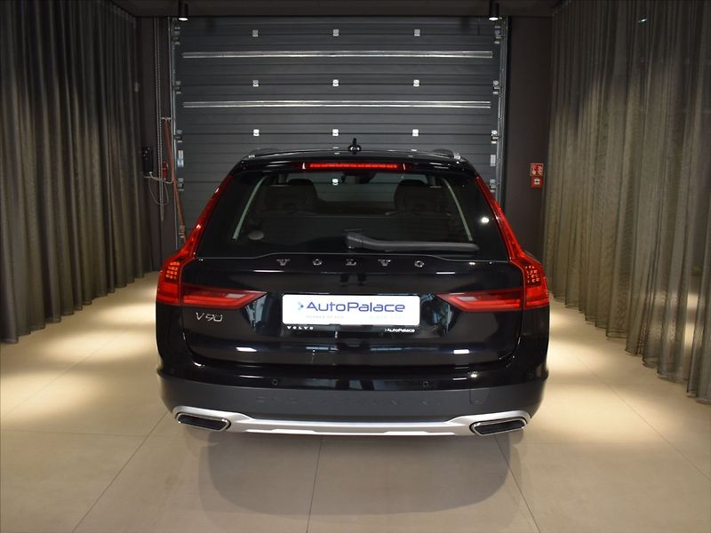 Volvo V90 2,0 CC D5 PRO Bezklíč,Tažný - fotka 5 z 26