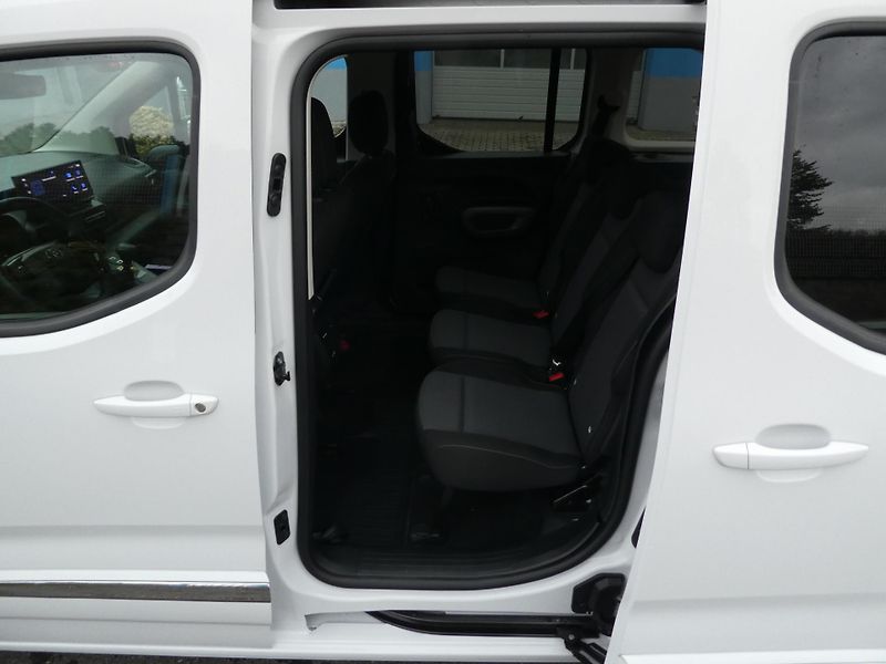 Toyota ProAce City Verso 1,5D 96kW  7 míst závěs  - fotka 14 z 15