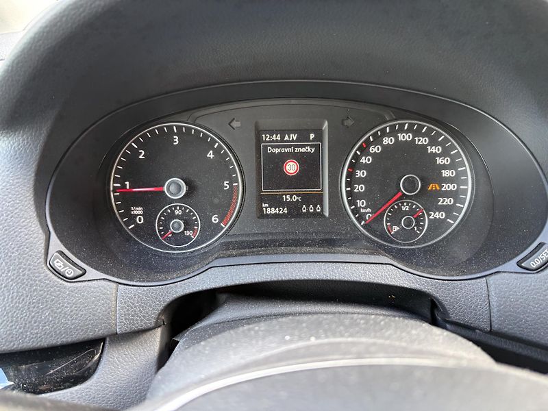 Volkswagen Sharan (2020) - fotka 11 z 13