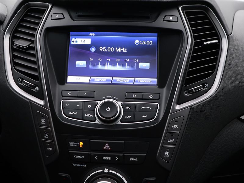 Hyundai Grand Santa Fe 2,2 CRDI 145kW CZ Luxury DPH - fotka 22 z 32