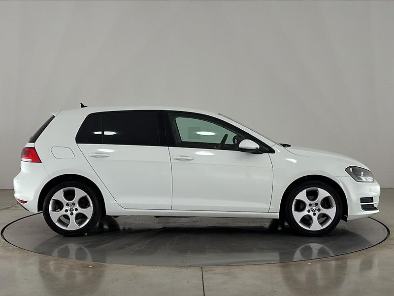 Volkswagen Golf Trendline - fotka 16 z 27
