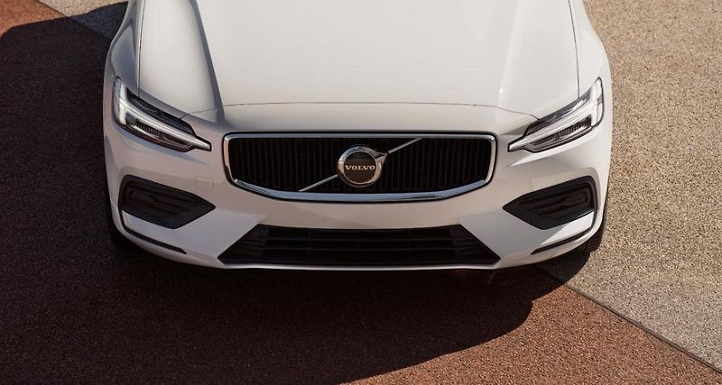 Volvo V60 (2026) B4 AUT CORE AUT - fotka 9 z 15