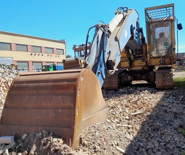 Unex DH 421 bagr i vrchovka 29.5t  - fotka 5 z 10