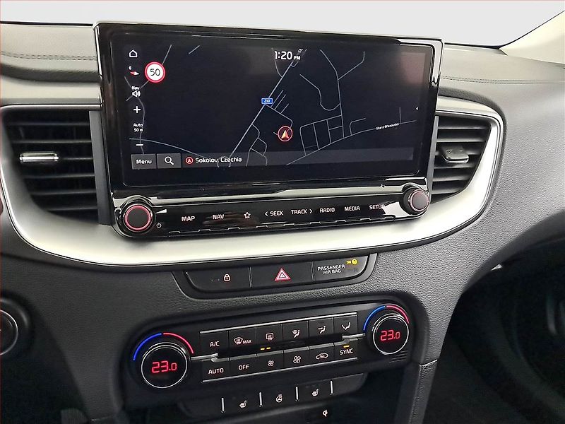 Kia Ceed (2023) 1.5 T-GDI - fotka 17 z 18