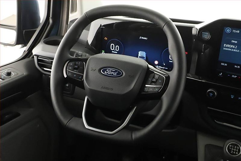Ford Tourneo Custom (2025) 2.0 EcoBlue - fotka 8 z 15