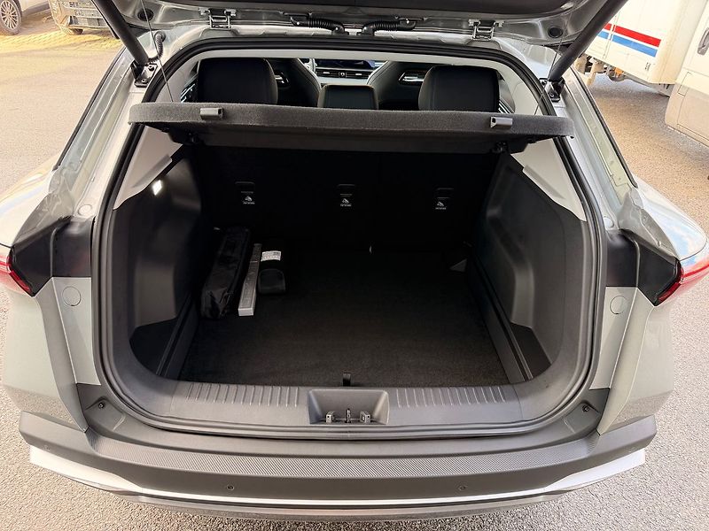 Omoda 5 FACELIFT 1.6TGDI DCT PREMIUM - fotka 12 z 12