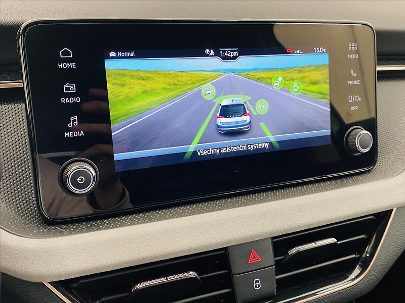 Škoda Scala 1,0 TSI 85kW Top Selection - fotka 13 z 25
