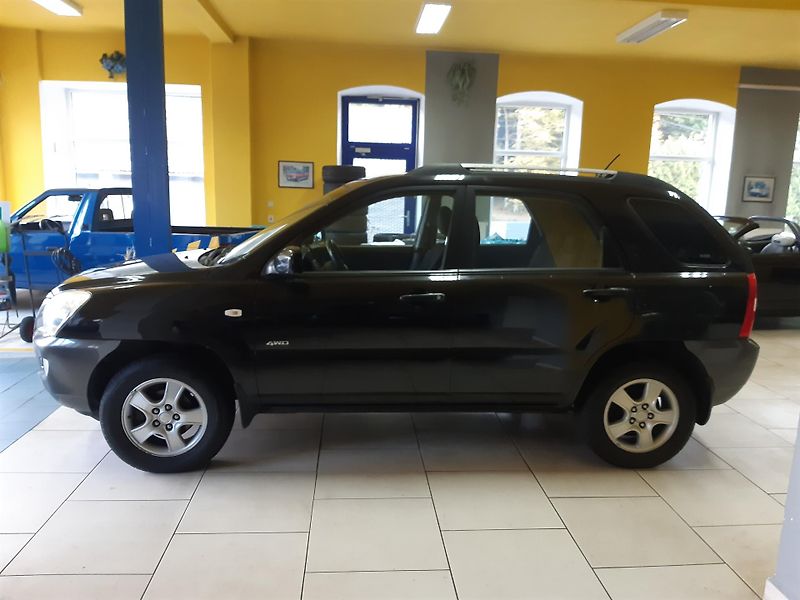 Kia Sportage 2.0 i 4x4 - fotka 4 z 18