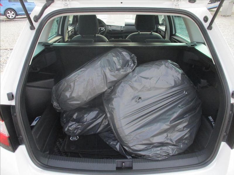 Škoda Fabia 1,0 TSI, klima,servis,DPH,CZ, - fotka 13 z 38