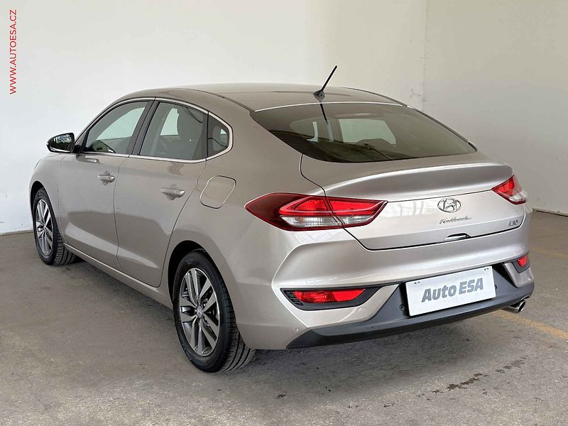 Hyundai i30 (2018) 1.0TGDi, 1.maj,ČR, STK7/28 - fotka 6 z 14