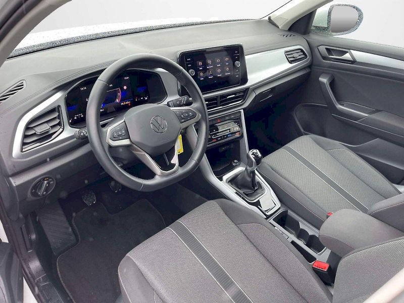 Volkswagen T-Roc (2023) 1.0 TSI 81 kW Life - fotka 5 z 31
