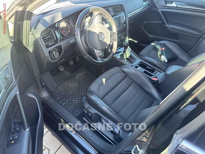 Volkswagen Golf (2016) 2.0TDi, 1.maj, AC, výhřev - fotka 3 z 3