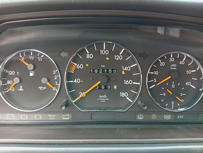 Mercedes-Benz Třídy E E 200 D - fotka 11 z 18