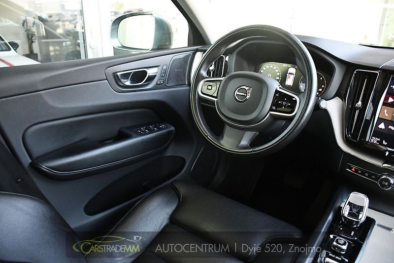 Volvo XC60 B4 INSCRIPTION AWD - fotka 23 z 53
