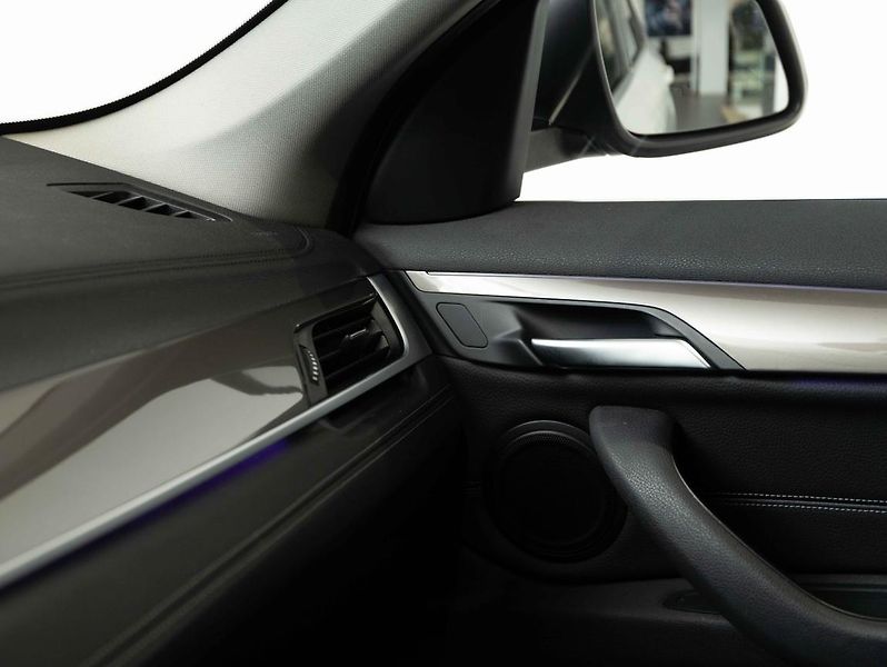 BMW X1 sDrive18i - fotka 16 z 22
