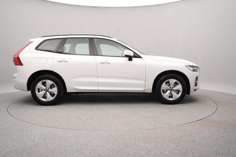 Volvo XC60 (2026)  B5 AWD AUT ESSENTIAL - fotka 12 z 20